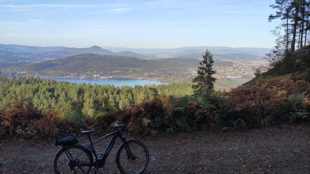 Appartement Karawankenblickstraße Klagenfurt am Woerthersee Bagian luar foto