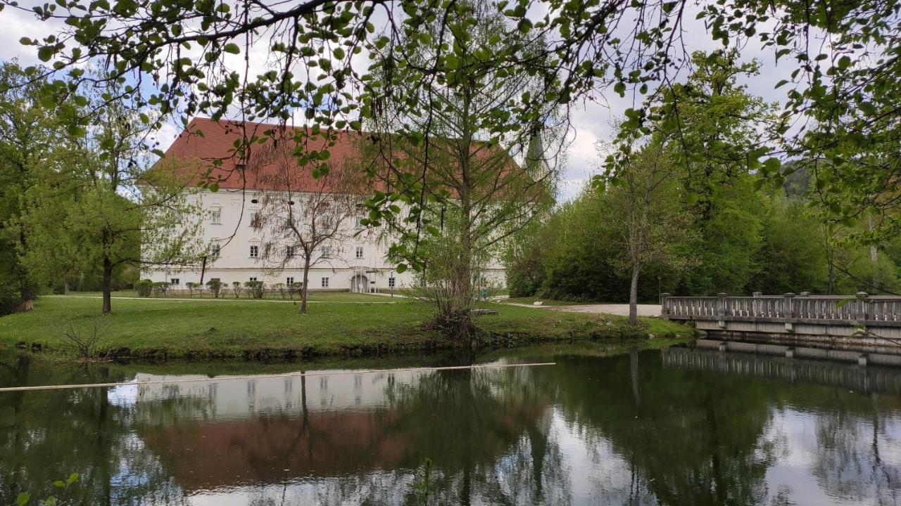 Appartement Karawankenblickstraße Klagenfurt am Woerthersee Bagian luar foto